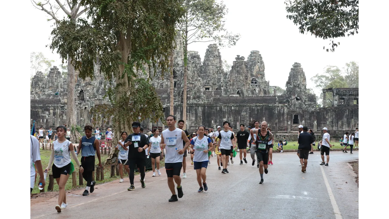 Angkor_Wat_Marathon_Serva_Travel